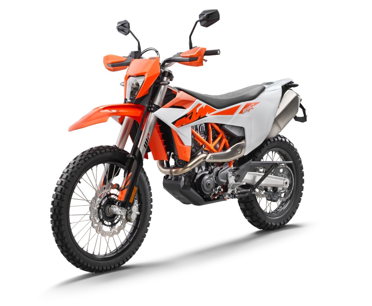 KTM presenta le nuove 690 Enduro R e 690 SMC R 2026